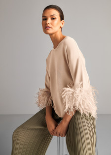 KNITTED LONGSLEEVE WITH FEATHERS